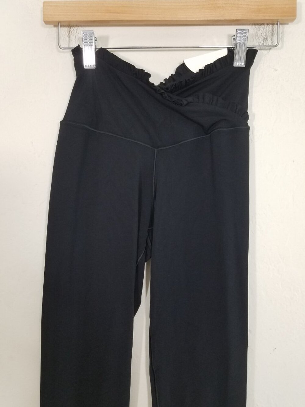 NWT Offline by Aerie High Rise Real Me Xtra 7/8 Legging Black Size M - Picture 2 of 7